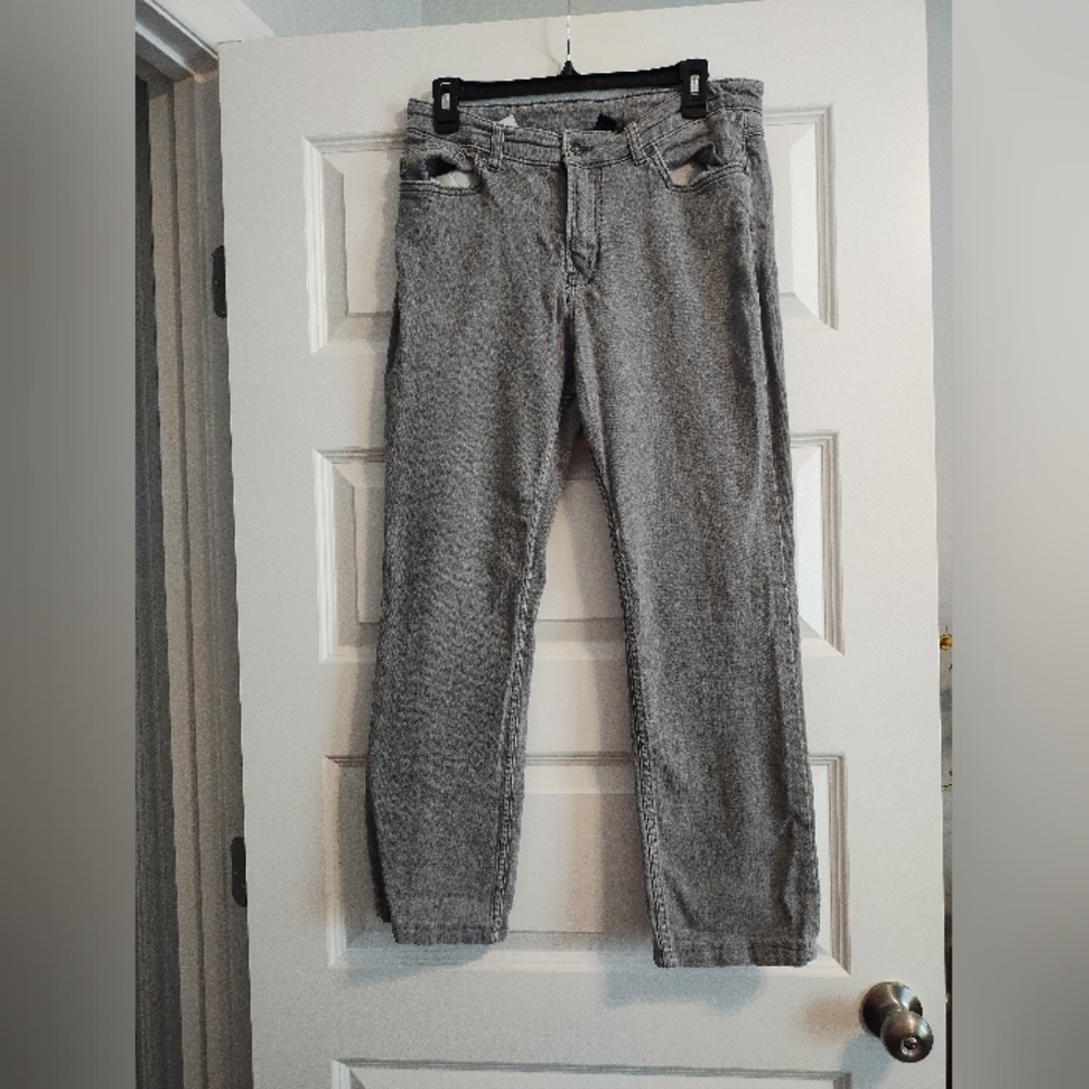 🟢3/$11 Gray Denim Jeans